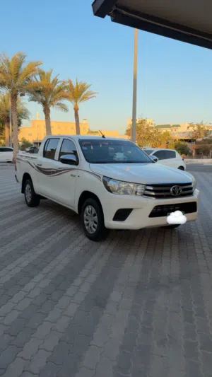 Used Toyota Hilux in Abu Dhabi