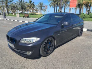 للبيع مركبة بي أم 530 إ وكالة