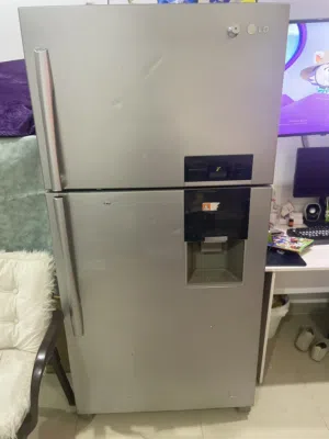 للبيع ثلاجه LG لدواعي السفر