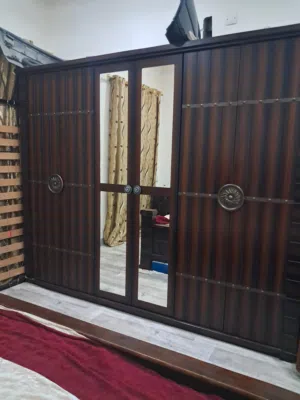 غرفة نوم فاخرة للبيع المستعجل بداعي السفر