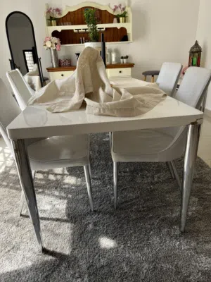 Dinning Table with broken ends but work perfectly with cover