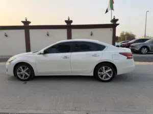 التيما 2015 خليجي ماشية 274000 فول اوبشن 4 سلندر مطلوب 17,000