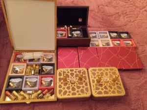 عطور متنوعة برائحة فواحة