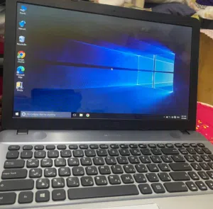 للبيع: لابتوب ASUS – نظيف + شاحن