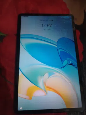 ايباد نظيف كسر شاشه فقط   وبي مجال قليل للشراي