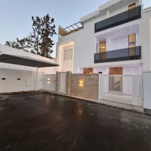 530 m2 4 Bedrooms Villa for Sale in Tripoli Ain Zara
