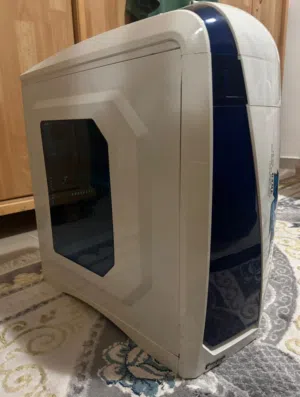 جهاز مستعمل بحالة ممتازة وسليم 100%، مناسب للألعاب وتشغيل البرامج بسلاسة.