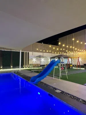 2 Bedrooms . 4 Bathrooms . 400 m21