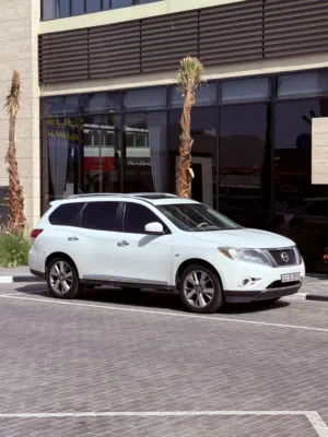 Used Nissan Pathfinder in Al Ahmadi