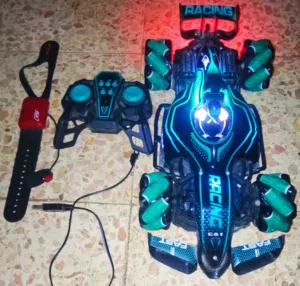 عربيه بريموت وتحكم بالساعه أيضا وبها موسيقى