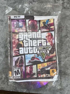سي دي GTA V مستعمل بحالة ممتازة بشتغل عل كمبيوتر DVD