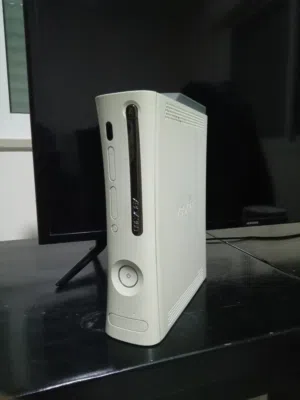 Xbox 360 للبيع