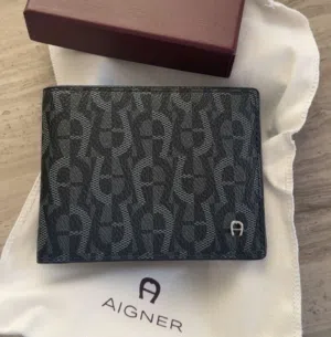 محفظة اجنر Aigner