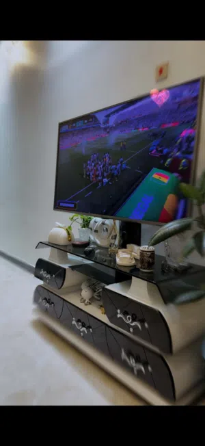 ميز تلفزيون للبيع 150000الف