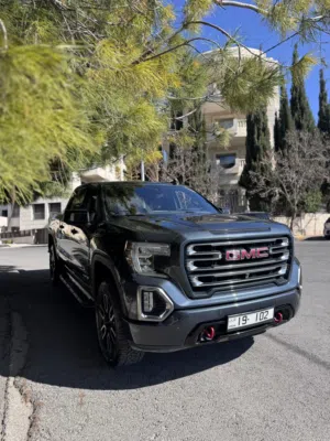 Used GMC Sierra in Amman