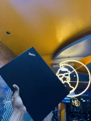 Laptop Lenovo T490s Core i5-8th  شاذ جداً شيك جديد مع ضمان شهر