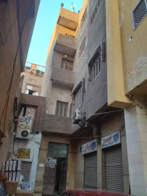 240 m2 . Landlord0