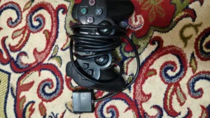 بلاي ستيشن 2 نضيفه شوفه عينك تشتغل و أمورها طيبه