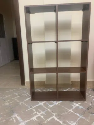 رفوف للكتب او التحف بحالة ممتازة للبيع
