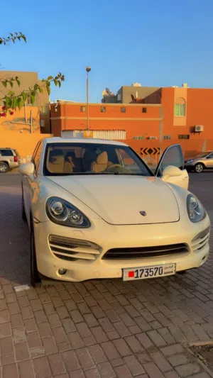 Used Porsche Cayenne in Northern Governorate