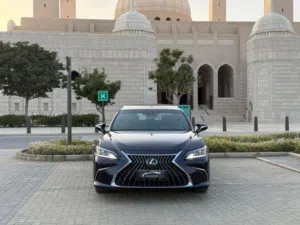 سيارة لكزس ES 350 موديل 2022 للبيع بحالة ممتازة