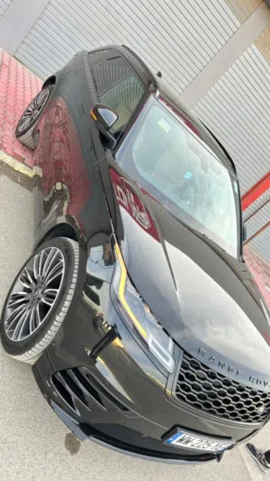 سيارة من نوع land rover velar 2019 للبيع .