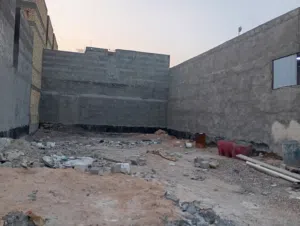 قطعة الأرض للبيع العنوان الجزيره الفيروزية الشارع 11 على الترابي على أيدك اليمنه