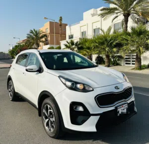 *KIA SPORTAGE*2019* *Agency Bahrain service* Model -  2019 Km - 100k km Engine -  2.0L  Color – Whit