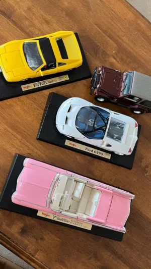 مجسمات سيارات (Maisto)Maisto car models