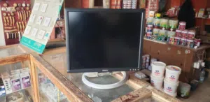 شاشات كمبيوتر مكتبي 19 بوصه. 8000 ريال