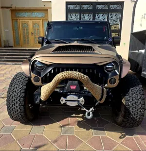 Jeep sport 2014 اسود وذهبي