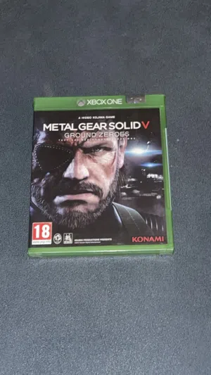 Metal Gear Solid V (Xbox One) - Original Case