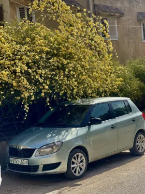 Skoda fabia 2012 جير عادي 1.4