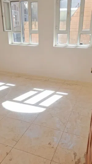 شقه الاصبحي الي يشتي فيديوه يدخل واتس اب