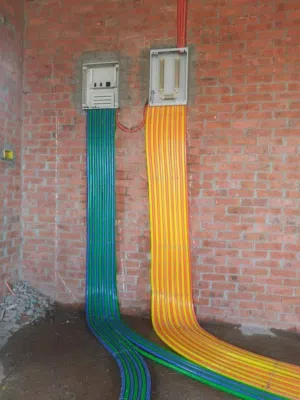 كهربائي منزلي سيرسيون تاسيس وتشطيب وجميع انواع الكهرباء