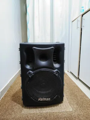 4 سماعات نوع Haiman بحالة الوكالة