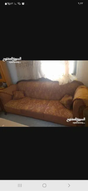 طقم كنب بحالة جيدة جدا