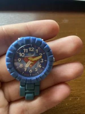 ساعتين من نوع swatch