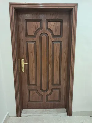 Door carpenter