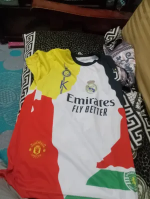 T-Shirts . H&M . OS4