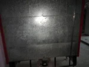 الثلاجة بالصلاة على النبي افحص وشيل  بدها بس حبل اناره داخليه تكلفته لا تتجاوز 6 دنانير