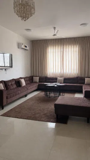 بيت في المروج قرب اتين