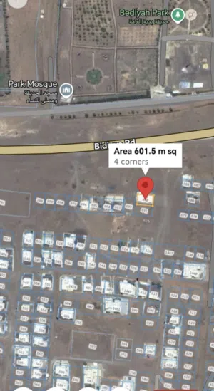 Commercial building with a shop for sale/ للبيع مبنى تجاري به محل ومخزن مع Bidiyah Al Ghabbi