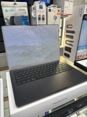 MacBook Pro M5 16GB RAM 512GB SSD No Active بسعر كسر