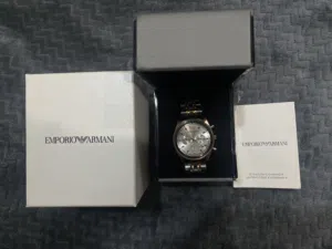 للبيع ساعة إمبوريو أرماني (Emporio Armani) كرونوغراف - بحالة ممتازة ومع كامل الملحقات