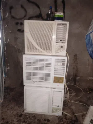 3 مكيفات طن الى ربع نظاف جدا بسعر عرطه في عدن