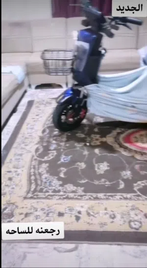 دراجه ار 9 نضيف بيه باتريات ثنين منتفخات