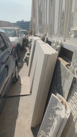 للبيع ورشة تصنيع وبيع قواطع الجبس من كرانيش وفريمات مجهز مع مكتب و 100 من قوالب السليكون و2000 سادة