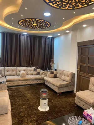 شقة سكنية جاهزة للسكن مفروشة