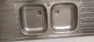 مغسلة مطبخ ستانلس ستيل دبل بحالة جيدة – سعر تصفية